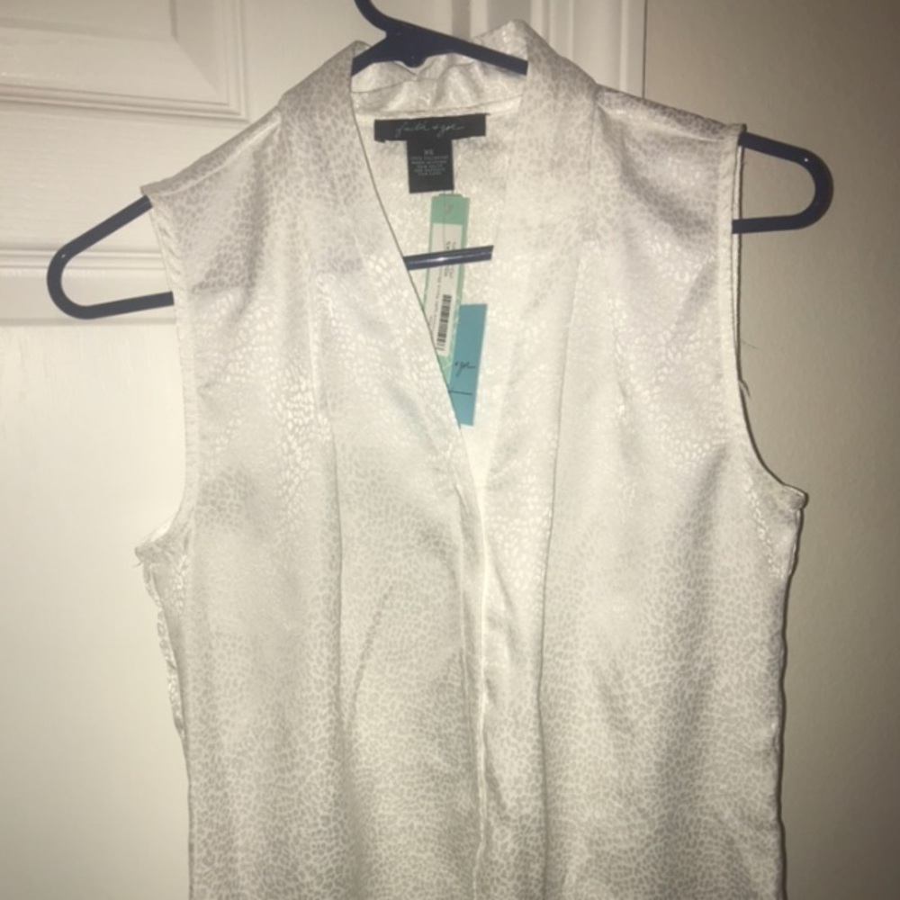 Stitch Fix Sadi Printed Split Neck Blouse - Picture 2 of 5